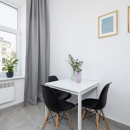 1-Bedroom Apartment - 65 Dluga Street 크라쿠프 외부 사진